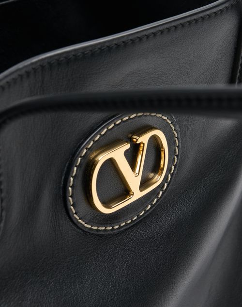 Valentino Garavani - Valentino Garavani Antibes Medium Calfskin Shopping Bag - Black - Woman - Totes